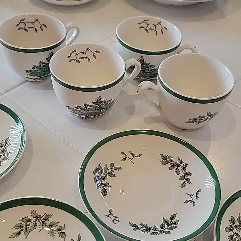 Vintage Spode Christmas tea/saucer 7oz. Set of 4